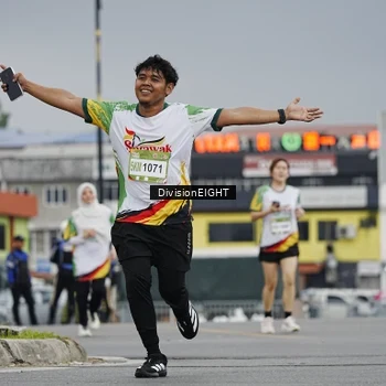 Runner Photo 7649897