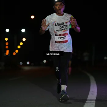 Runner Photo 7649909