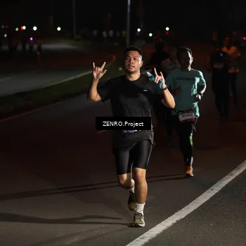 Runner Photo 7649943