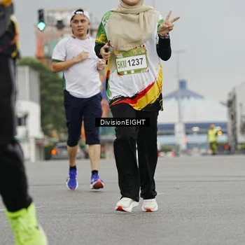 Runner Photo 7649978