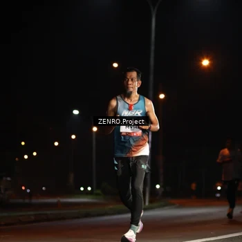 Runner Photo 7649995