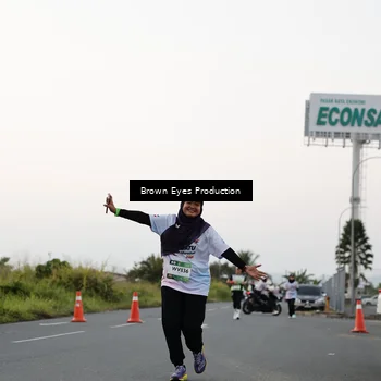 Runner Photo 7650008