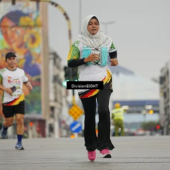 Runner Photo 7650053