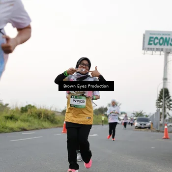 Runner Photo 7650057
