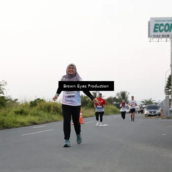 Runner Photo 7650067