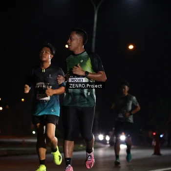 Runner Photo 7650072