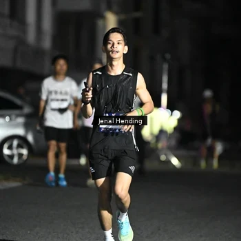 Runner Photo 7650094
