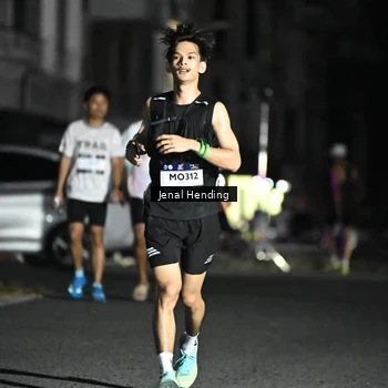 Runner Photo 7650100