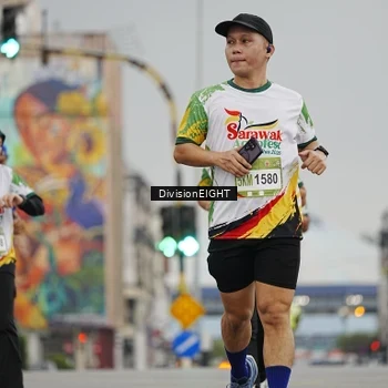 Runner Photo 7650102