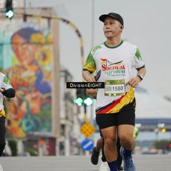 Runner Photo 7650109