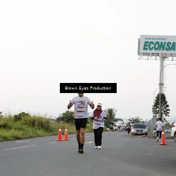 Runner Photo 7650111