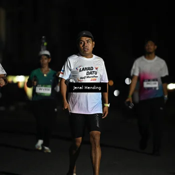 Runner Photo 7650119