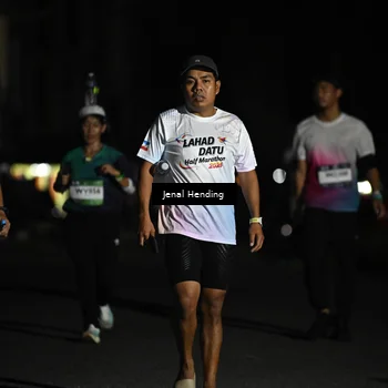 Runner Photo 7650135