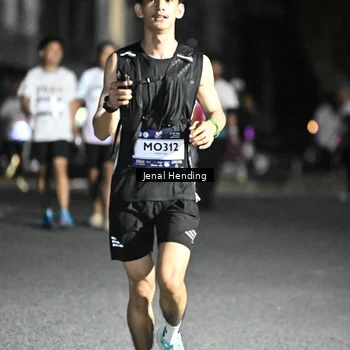 Runner Photo 7650190