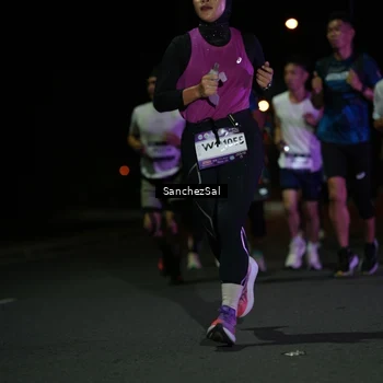 Runner Photo 7650199