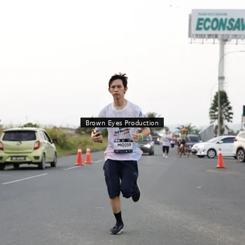 Runner Photo 7650238