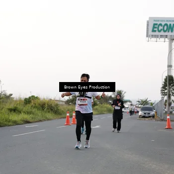Runner Photo 7650275