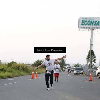Runner Photo 7650326