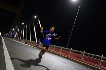 Runner Photo 765033