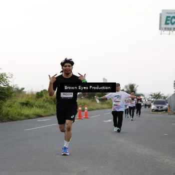 Runner Photo 7650330