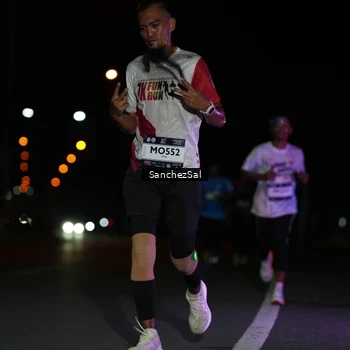 Runner Photo 7650331