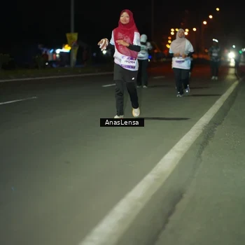 Runner Photo 7650344
