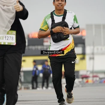 Runner Photo 7650354