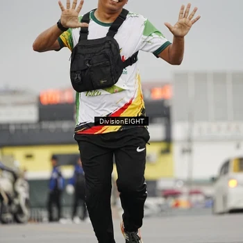 Runner Photo 7650356