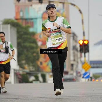 Runner Photo 7650365