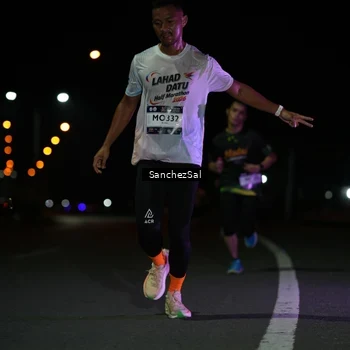 Runner Photo 7650374