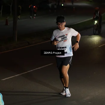 Runner Photo 7650424