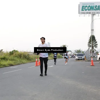 Runner Photo 7650495