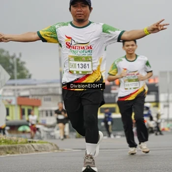 Runner Photo 7650553
