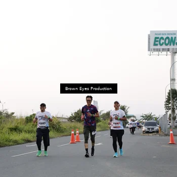 Runner Photo 7650585