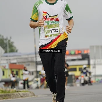 Runner Photo 7650591