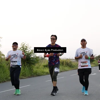 Runner Photo 7650602