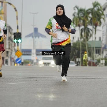 Runner Photo 7650665