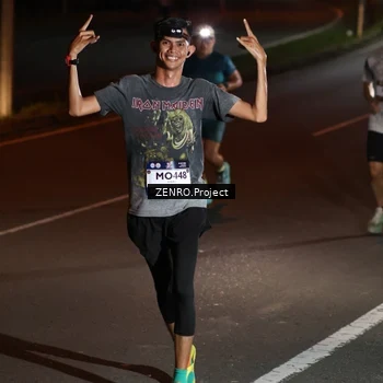 Runner Photo 7650704