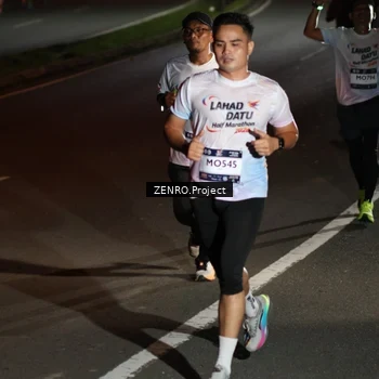 Runner Photo 7650719
