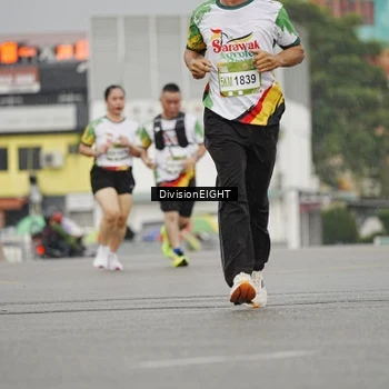 Runner Photo 7650735