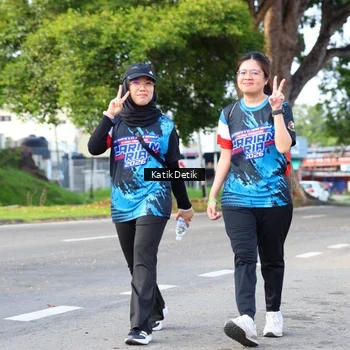 Runner Photo 7650751