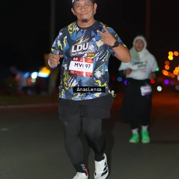 Runner Photo 7650765