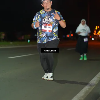Runner Photo 7650767