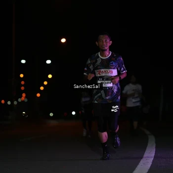 Runner Photo 7650785