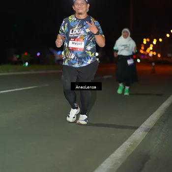 Runner Photo 7650787