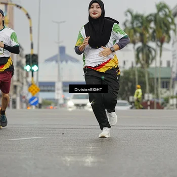 Runner Photo 7650791