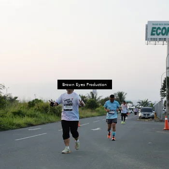 Runner Photo 7650800
