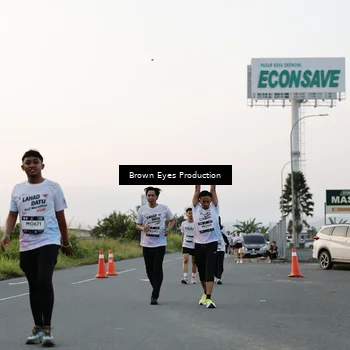 Runner Photo 7650887