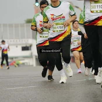 Runner Photo 7650900