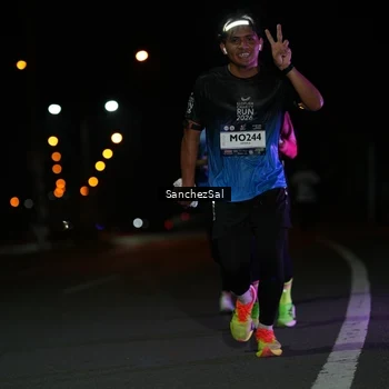 Runner Photo 7650928